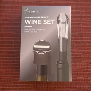 Rabbit aerate and preserve wine set
